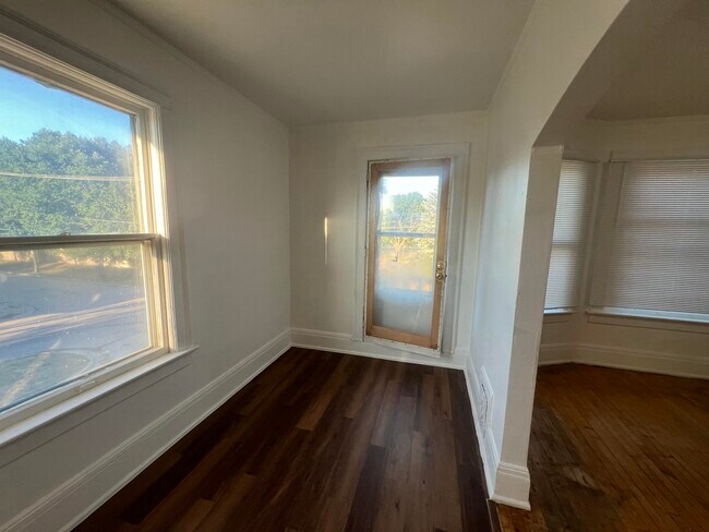 Building Photo - 1253 N 34th St