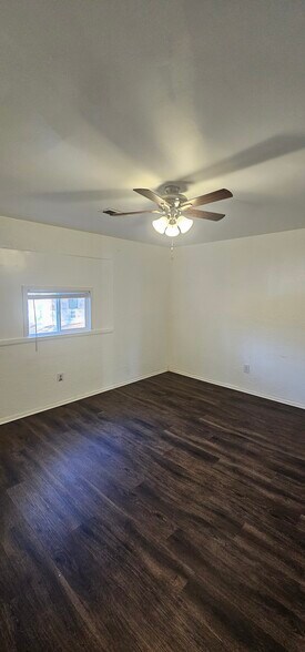 Building Photo - 720 N 70th St