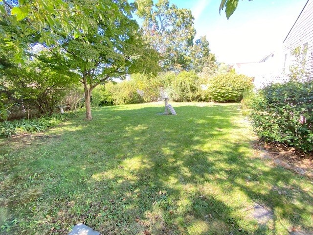 Building Photo - 6 Underhill Ave