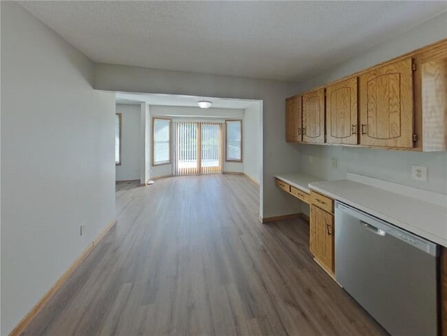 Building Photo - 1407 Primrose Ln