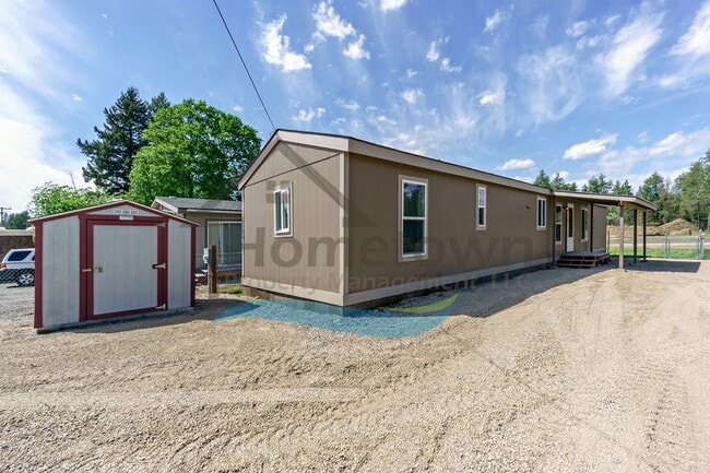 Building Photo - 5563 E Grove Ave