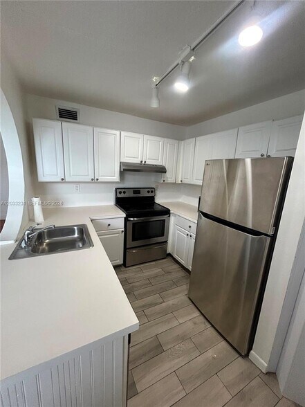 Building Photo - 10284 NW 9th Street Cir