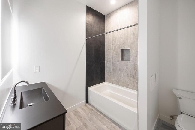 Building Photo - 2037 McCulloh St