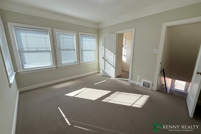 Building Photo - Spacious 3 Bedroom Home in Sign Hill Neighborhood in South San Francisco