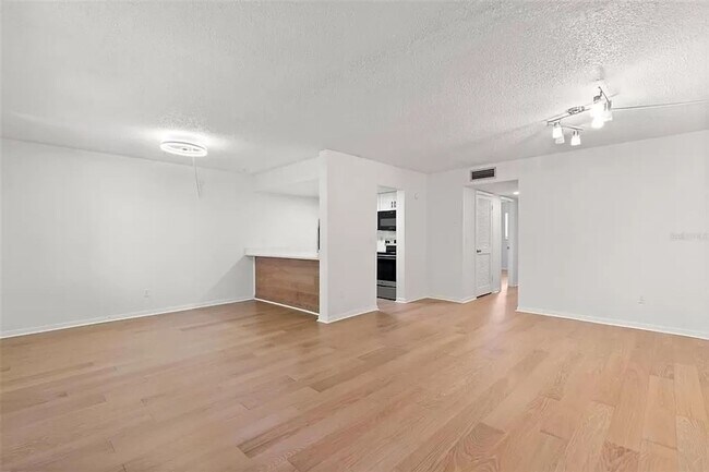 Building Photo - Welcome to Belleair Bluffs!!!!