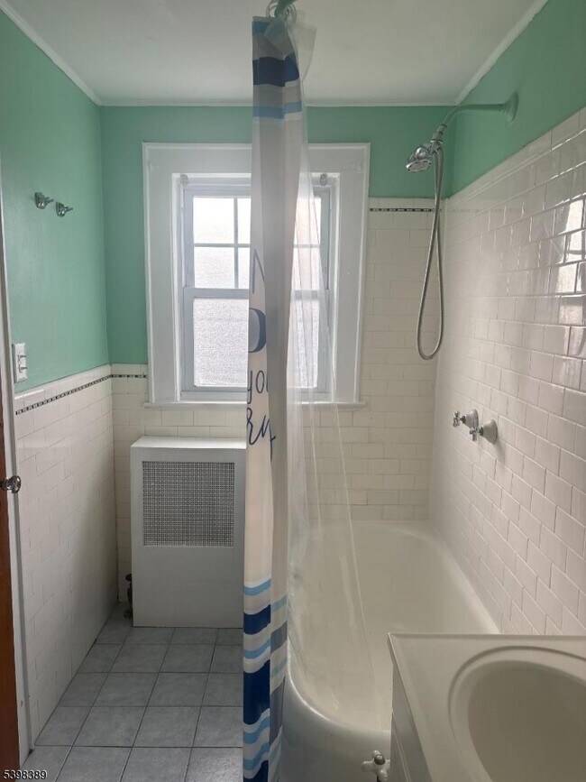 Building Photo - 19 Harding St