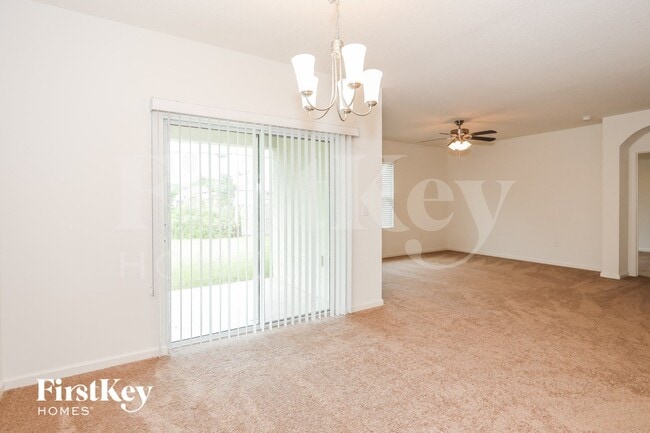 Building Photo - 1053 SW Canary Terrace