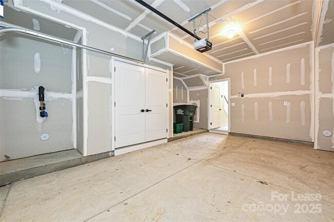 Building Photo - 1470 Samuel St