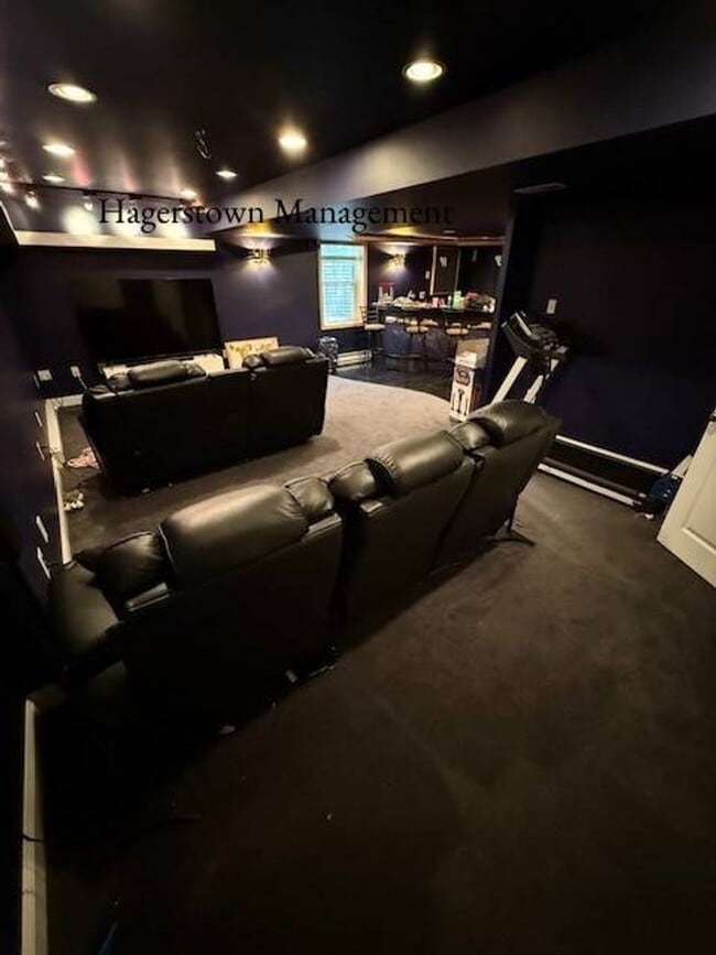 Building Photo - Luxury Home in Woodbridge