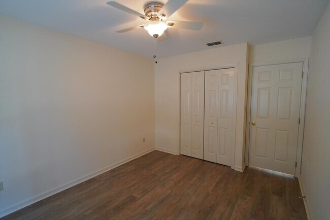 Building Photo - 2605 Yarmouth Ln