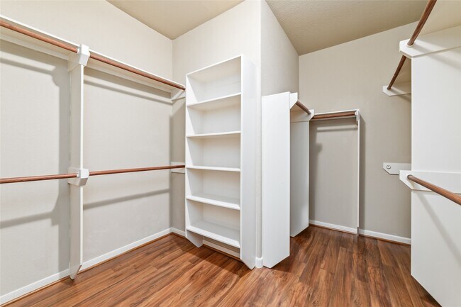 Building Photo - 9611 Mammoth Springs Ct