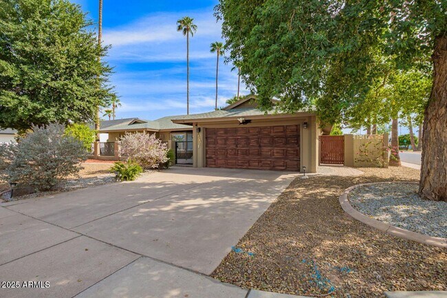 Primary Photo - 8201 E Montebello Ave