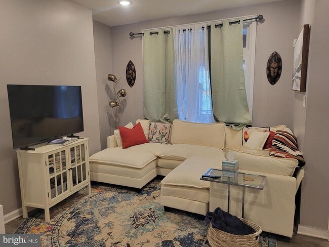 Building Photo - 5418 Baltimore Ave