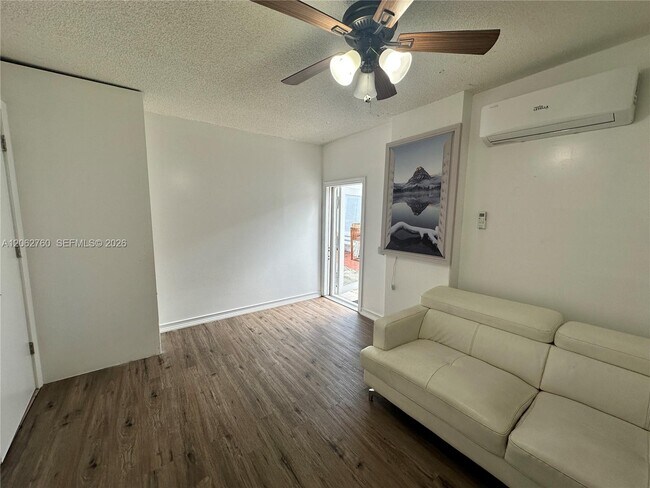 Building Photo - 17843 NW 63rd Ct