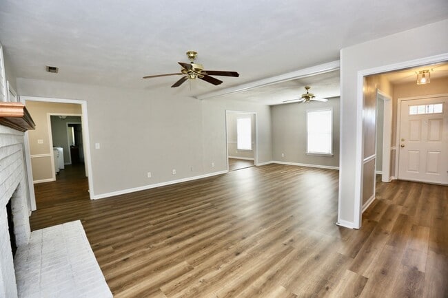 Building Photo - Ranch Home - Red Mill Farm - Available 11-...