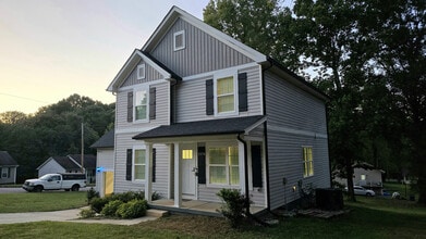 Building Photo - 1378 Melviney St