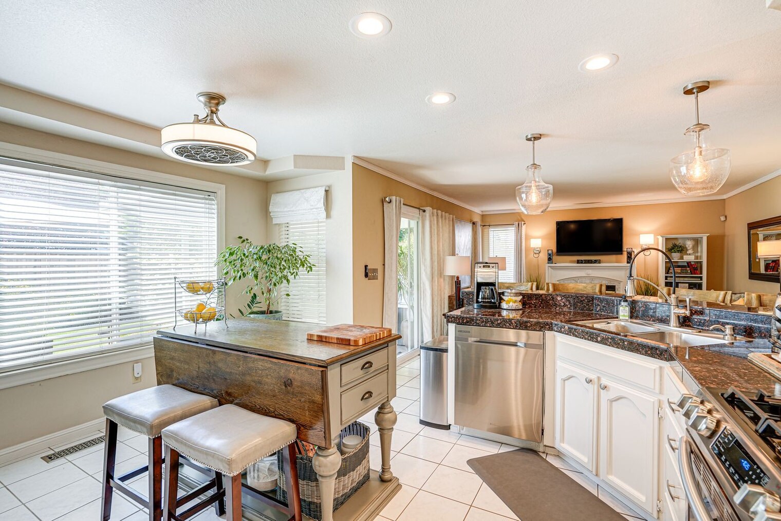Building Photo - 3121 Crestline Ct