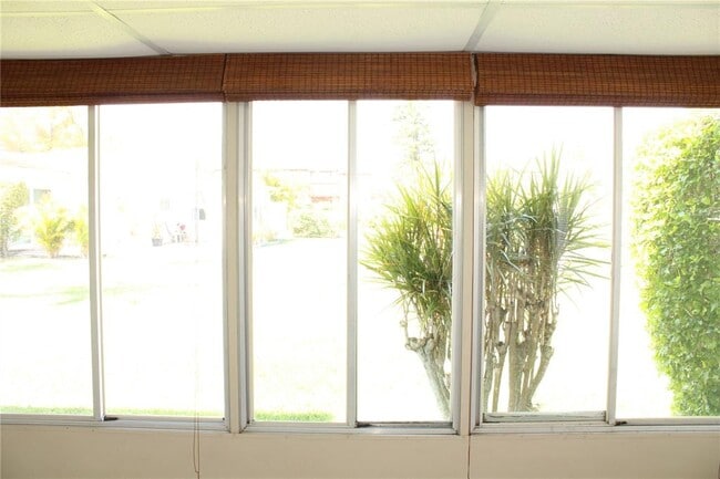 Building Photo - 5062 Live Oak Cir