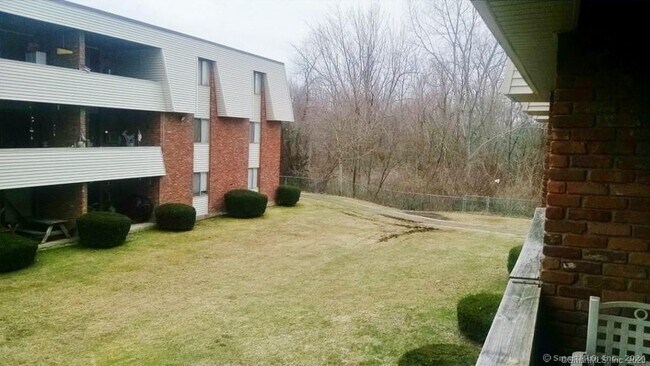 Building Photo - 565 Talcottville Rd