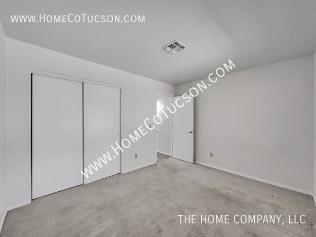 Building Photo - 1519 W Bloomfield Pl