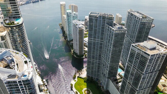 Building Photo - 465 Brickell Ave