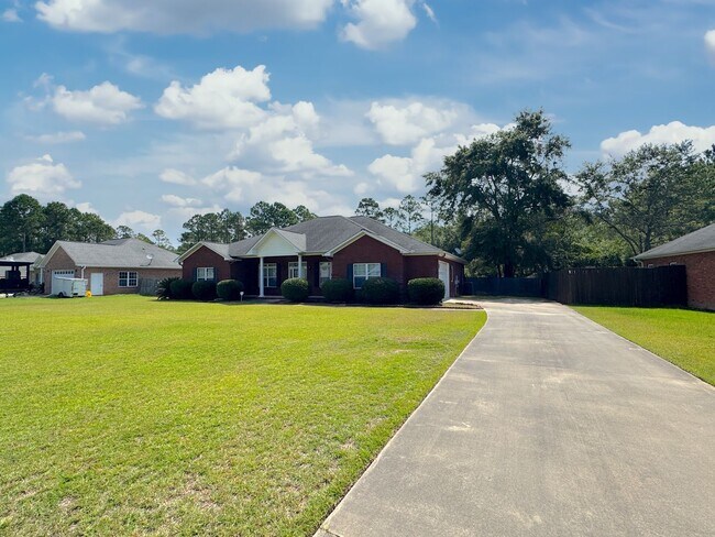 Building Photo - COMING LATE FEBRUARY 2026! (Pet Friendly)