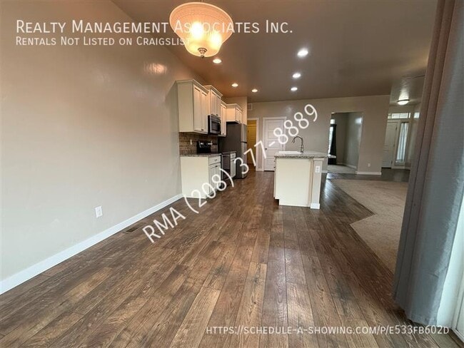 Building Photo - 701 E Gannett Dr