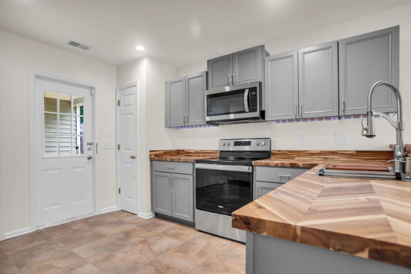 Building Photo - 769 Corn Planters Ct S