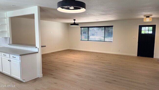 Building Photo - 3109 E Cholla St