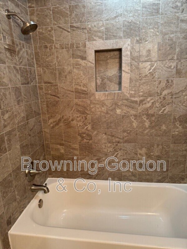 Building Photo - 215 Hillsboro Pl