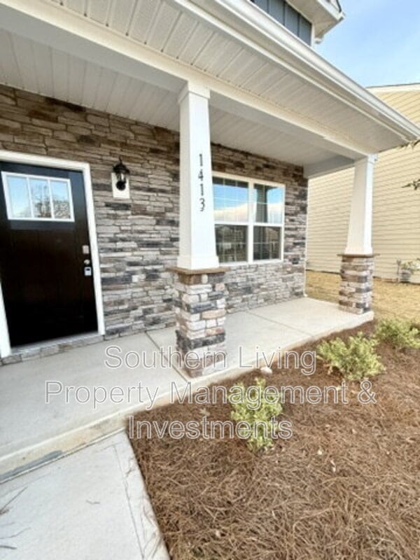 Building Photo - 1413 Secrest Cmns Dr