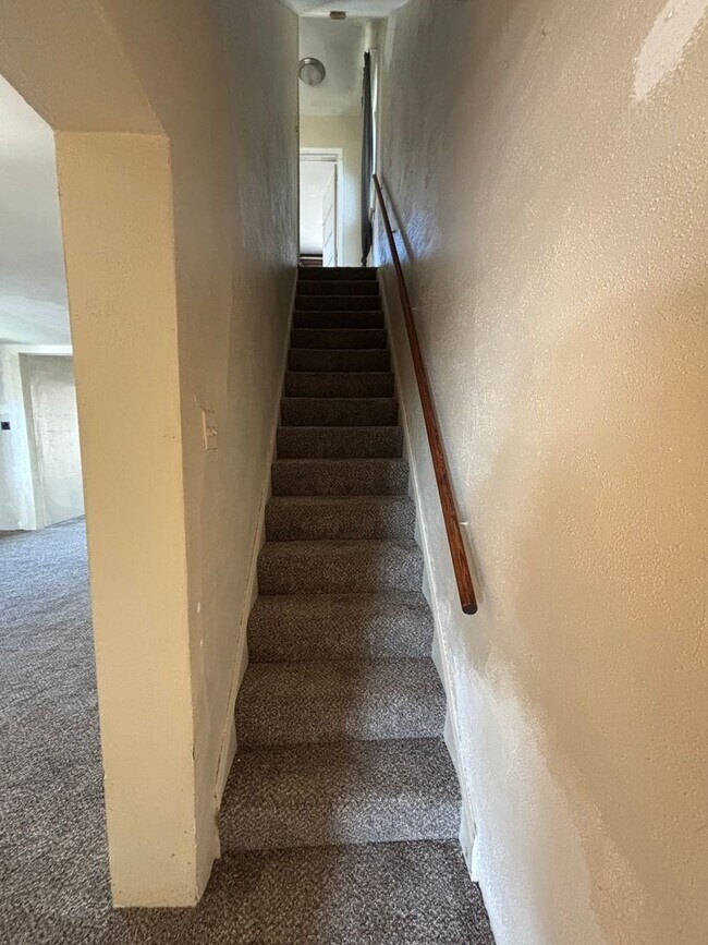 Building Photo - Large 3 Bedroom Single-Family Home in Arli...