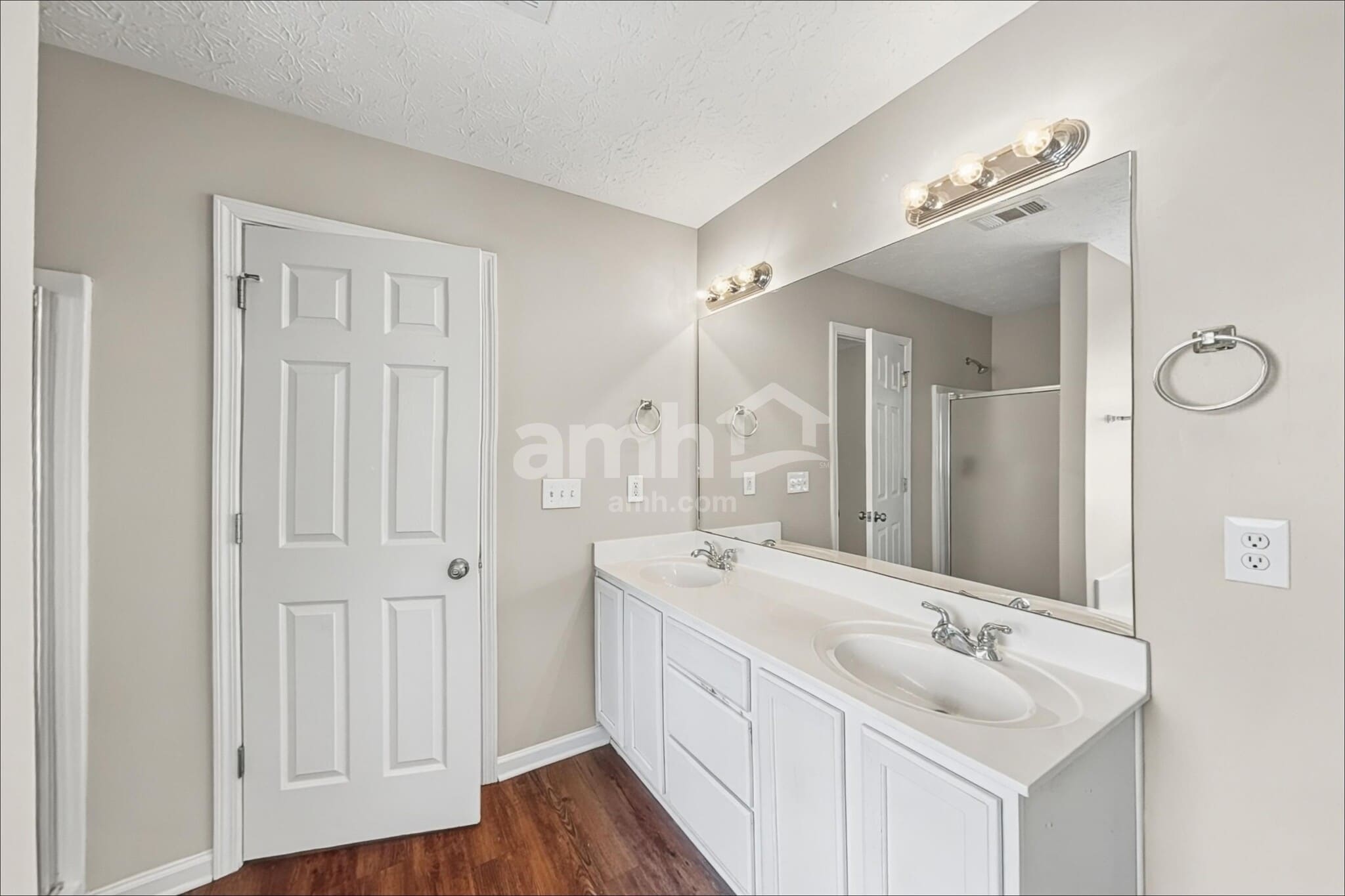 Building Photo - 247 Rockingham Dr