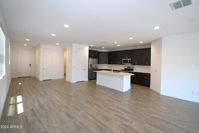Building Photo - 1649 W la Mirada Dr