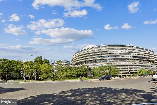 Building Photo - 2475 Virginia Ave NW