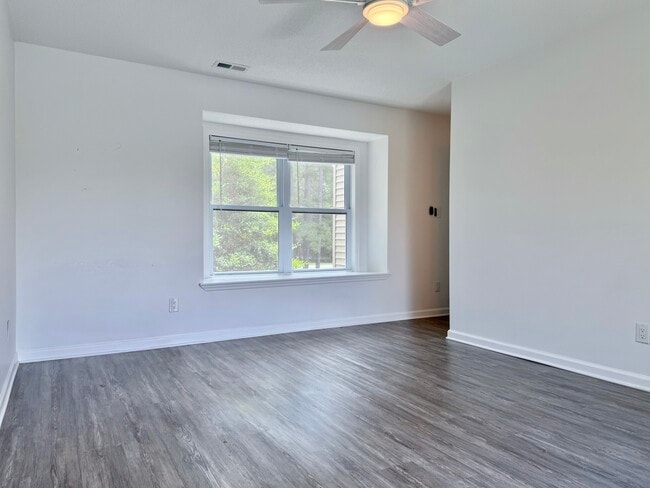 Building Photo - 7162 Windward Dr