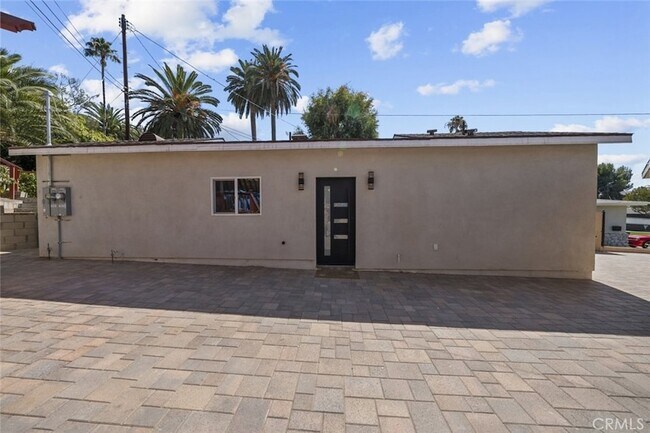 Building Photo - 10801 1/2 Wescott Avenue Unit