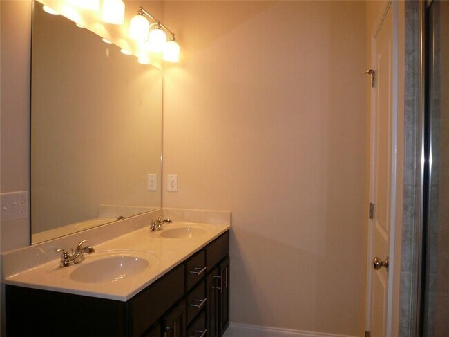 Building Photo - 2417 Tenor Ln