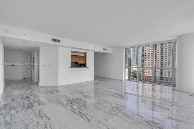 Building Photo - 1331 Brickell Bay Dr