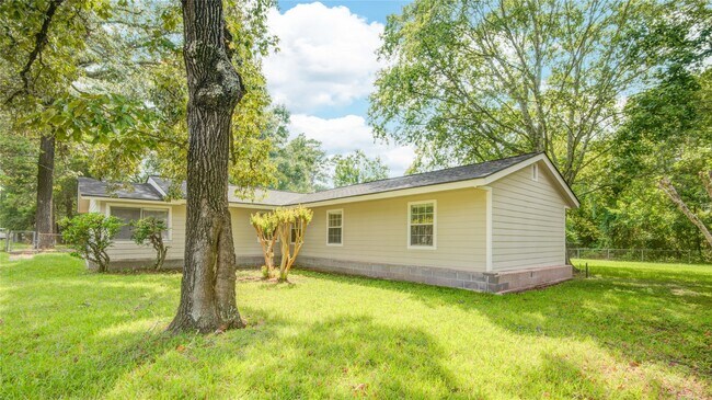 Building Photo - 804 Chickasaw Dr