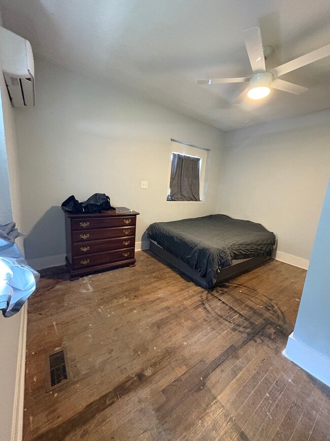 Building Photo - 801 Hurricane St