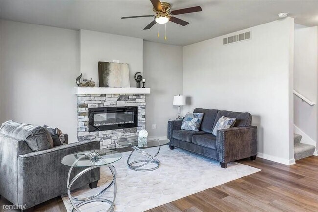 Building Photo - Charming 3 Bedroom Home in Urbandale