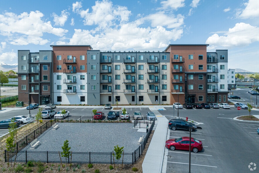 Building Photo - Copper 87
