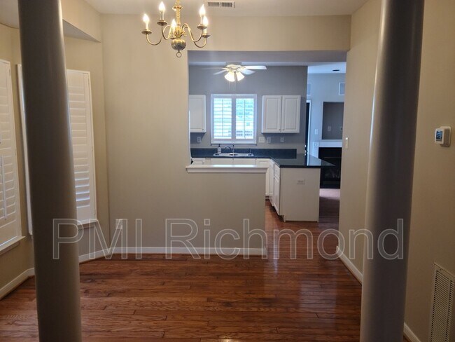 Building Photo - 8014 Cottesmore Ct
