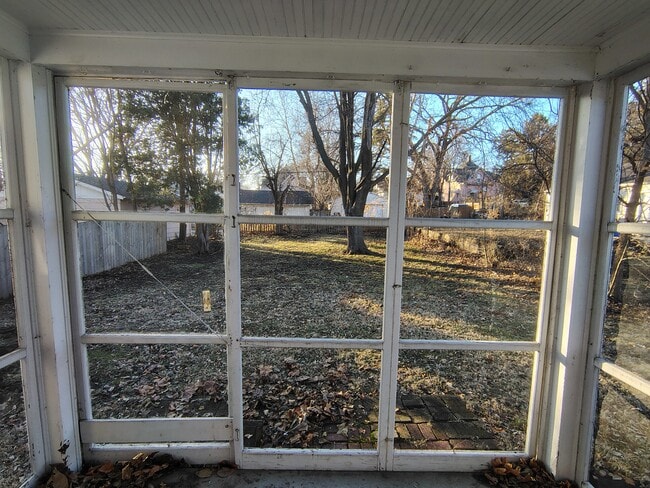 Building Photo - 525 St Louis Ave