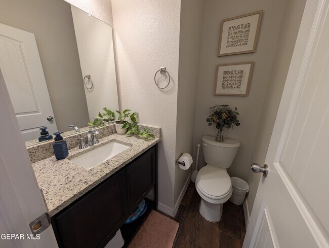 Building Photo - 10601 Hidden Crown Pl