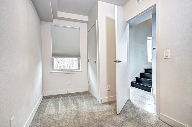 Building Photo - 1623 Julian St