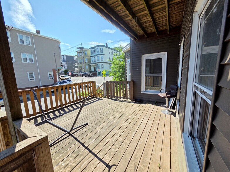 Building Photo - 78 Falcon St