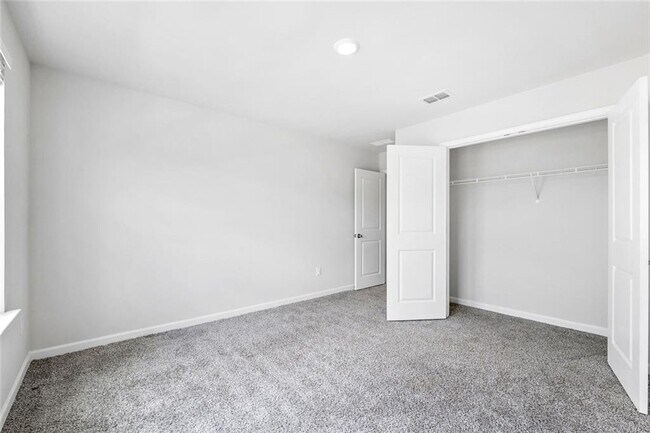 Building Photo - 5021 Silver Canoe Wy