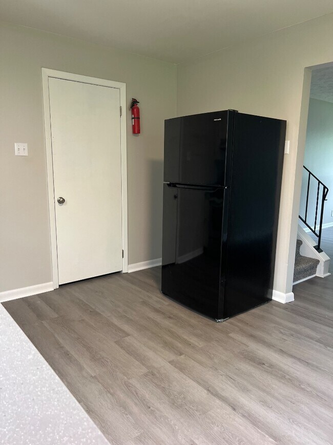 Building Photo - 11226 Roxbury Dr